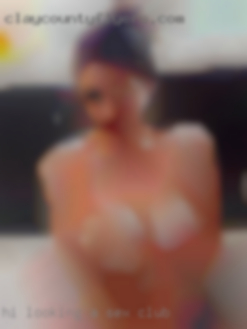 Hi; Looking to meet people to a sex club in play with.