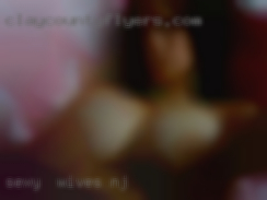 Sexy  plus wives NJ size woman looking for a fwb.